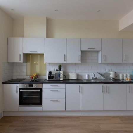 Hereford City Centre - Apartment 7, Isabella House - Modern Apartment In The Heart Of The City - Sleeps 2 Guests - Hosted By Rentmyhouse Екстер'єр фото
